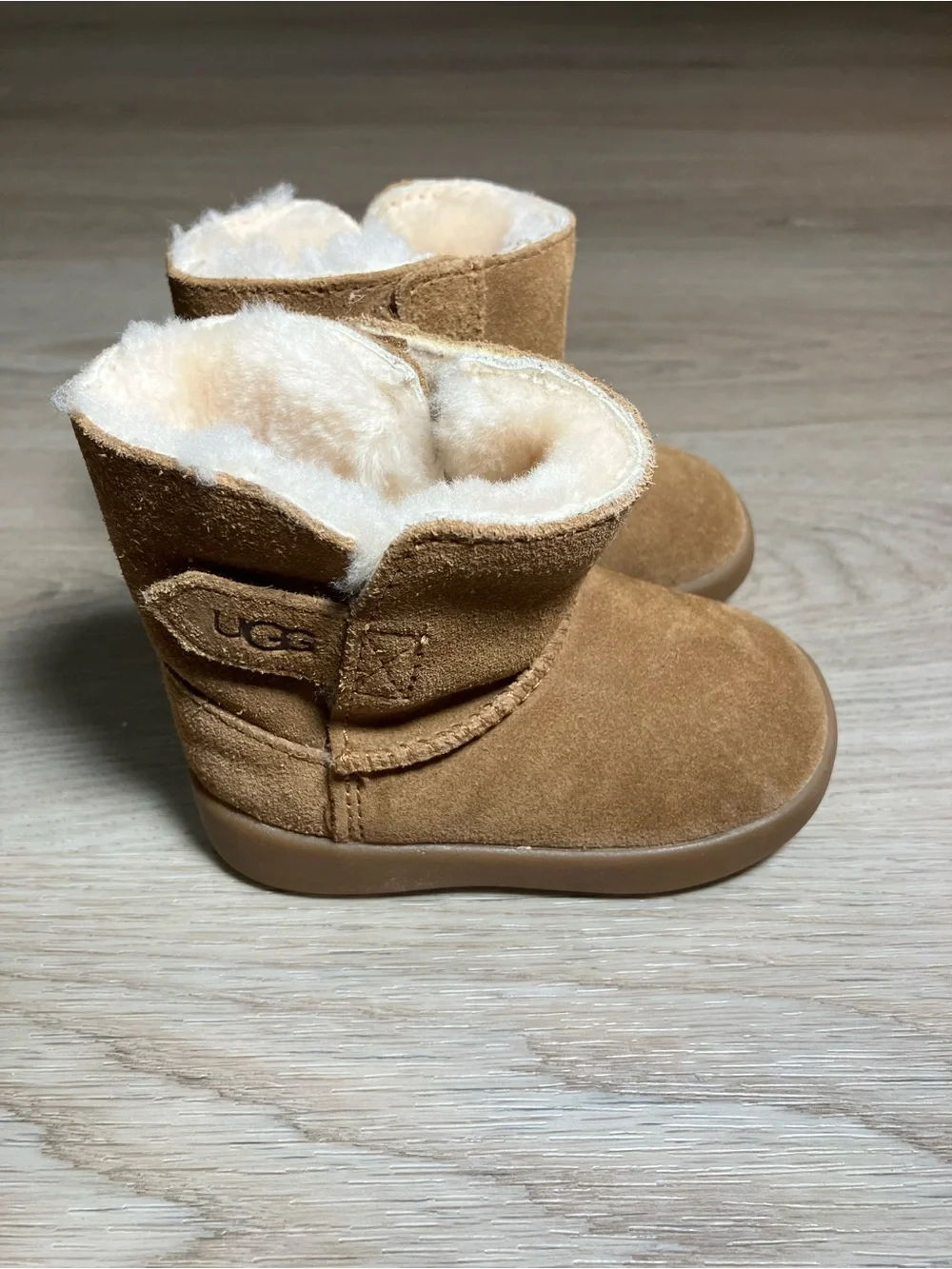 UGG Keelan boots size 4/5C